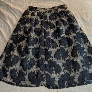 Blue and grey floral skirt w/pockets